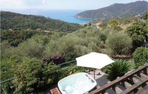 3 Bedroom Beautiful Home In Moneglia